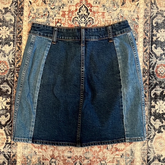 Madewell Two Tone Stretch Denim Button Down Skirt - Picture 3 of 7
